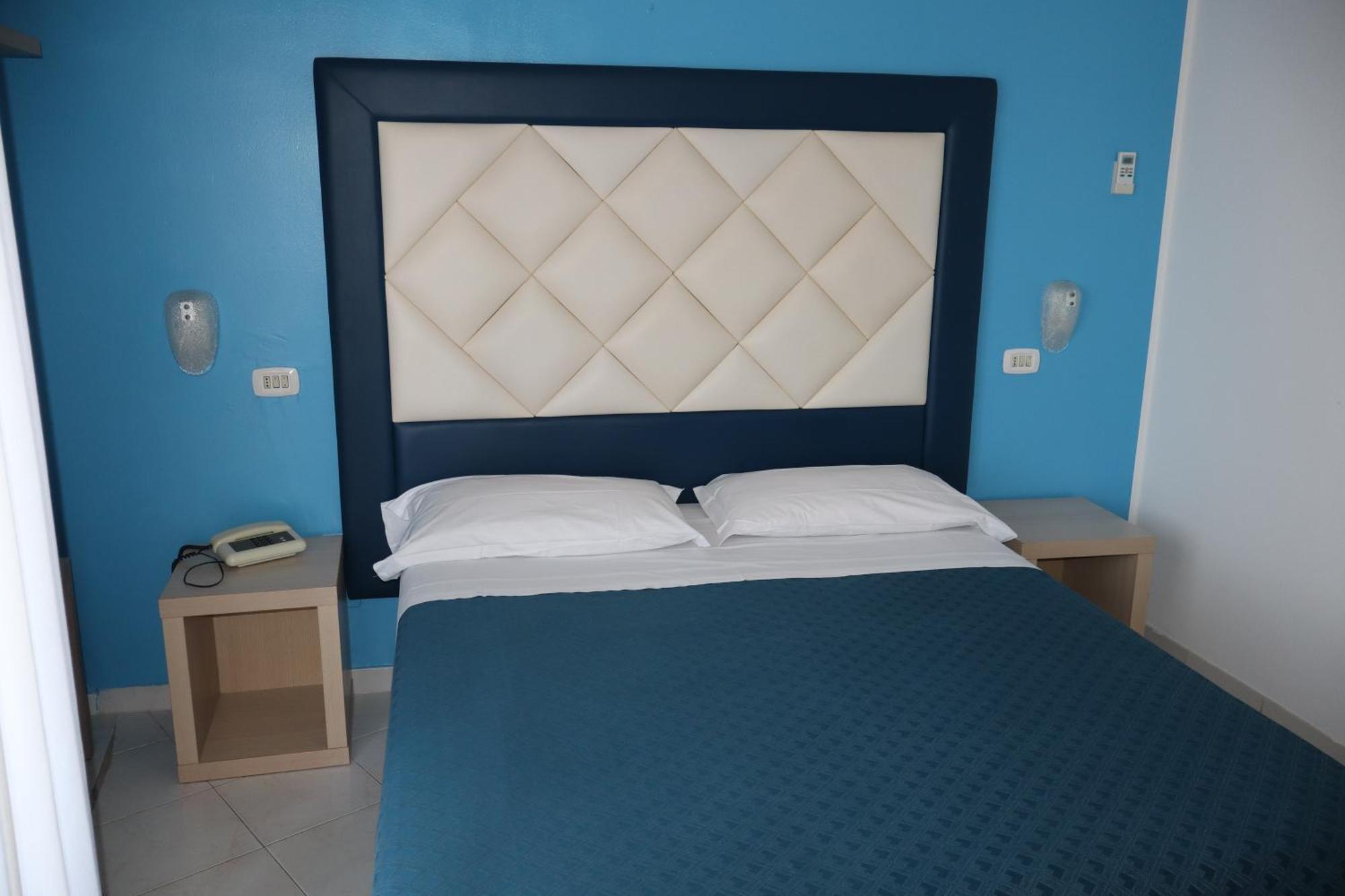 Hotel Albatros Roseto Degli Abruzzi Eksteriør billede