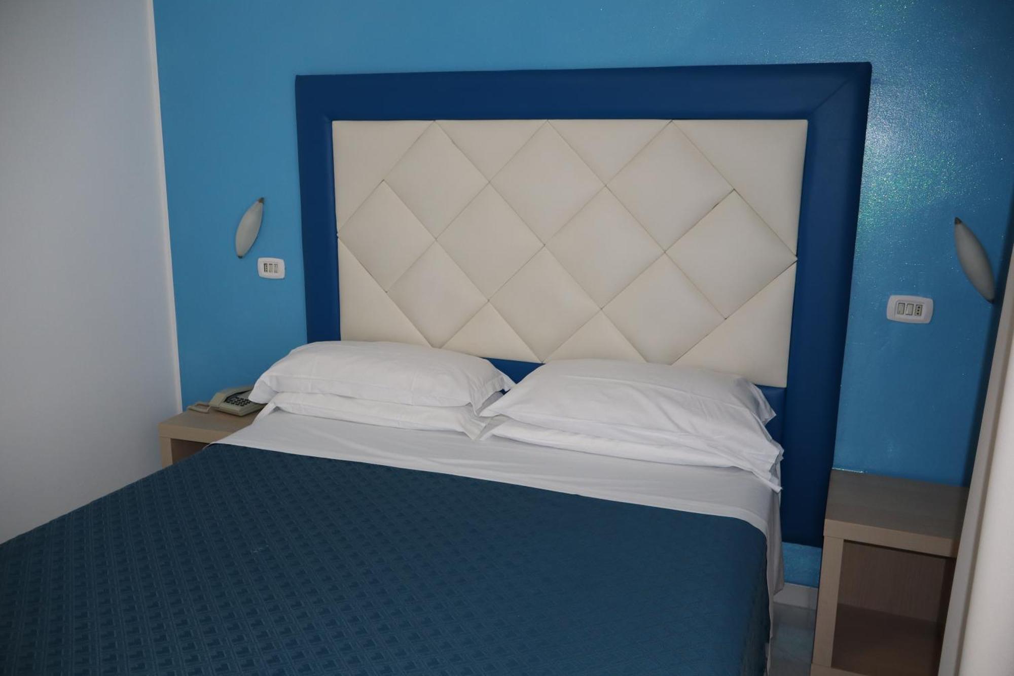 Hotel Albatros Roseto Degli Abruzzi Eksteriør billede