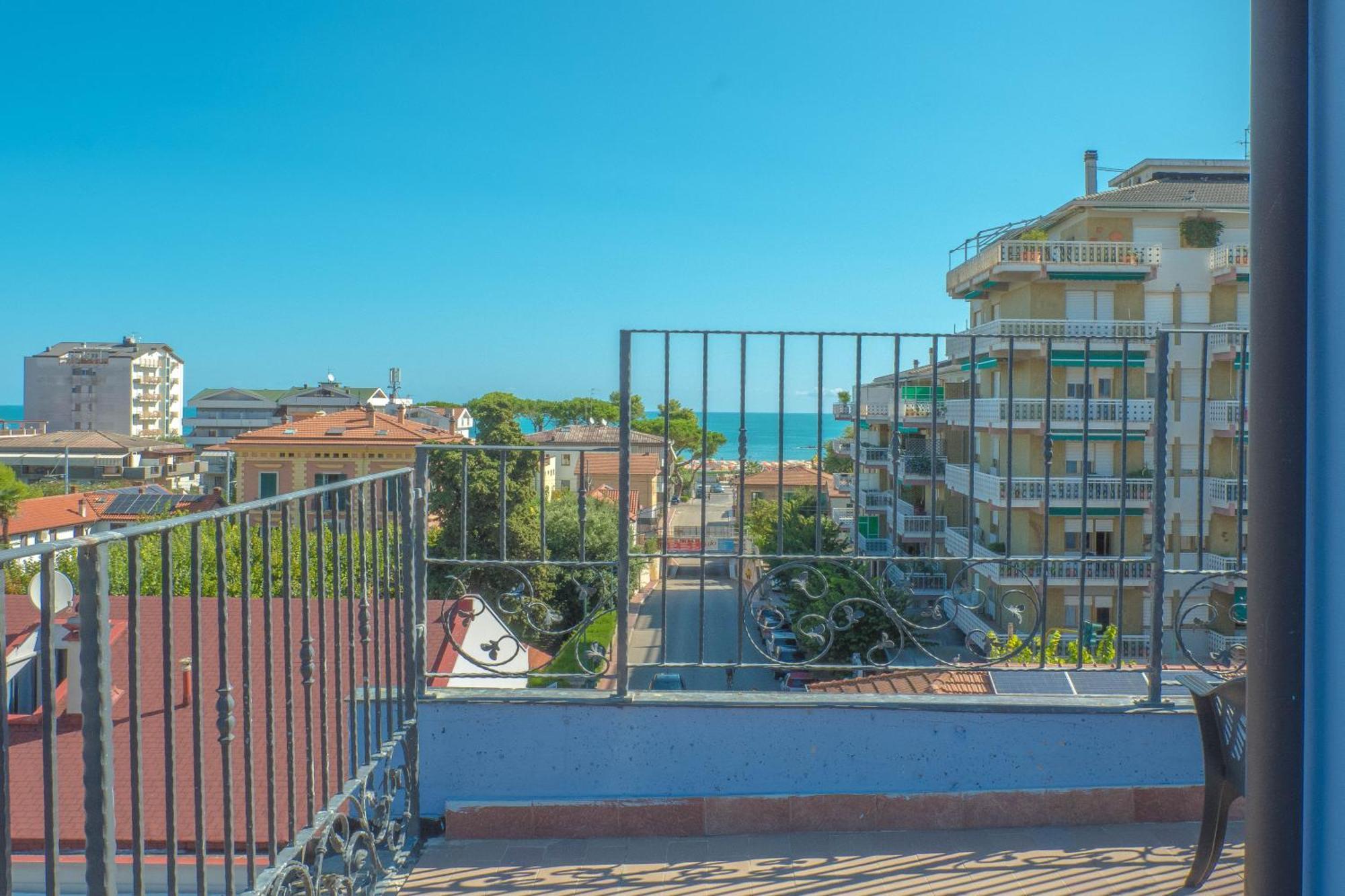 Hotel Albatros Roseto Degli Abruzzi Eksteriør billede