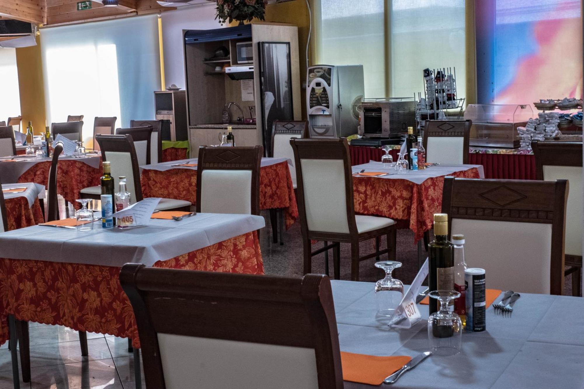 Hotel Albatros Roseto Degli Abruzzi Eksteriør billede