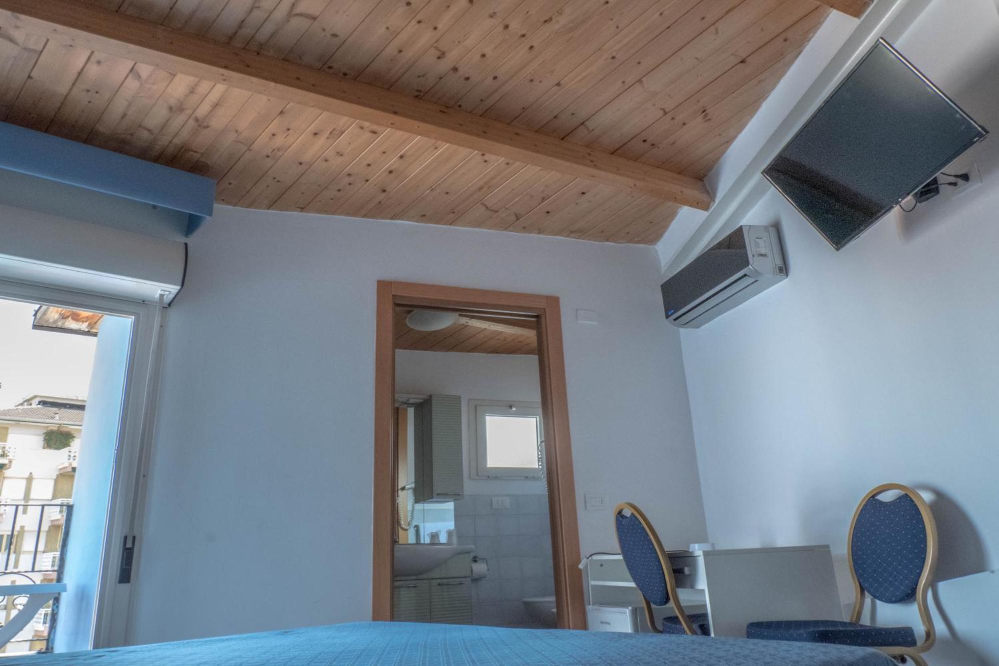 Hotel Albatros Roseto Degli Abruzzi Eksteriør billede