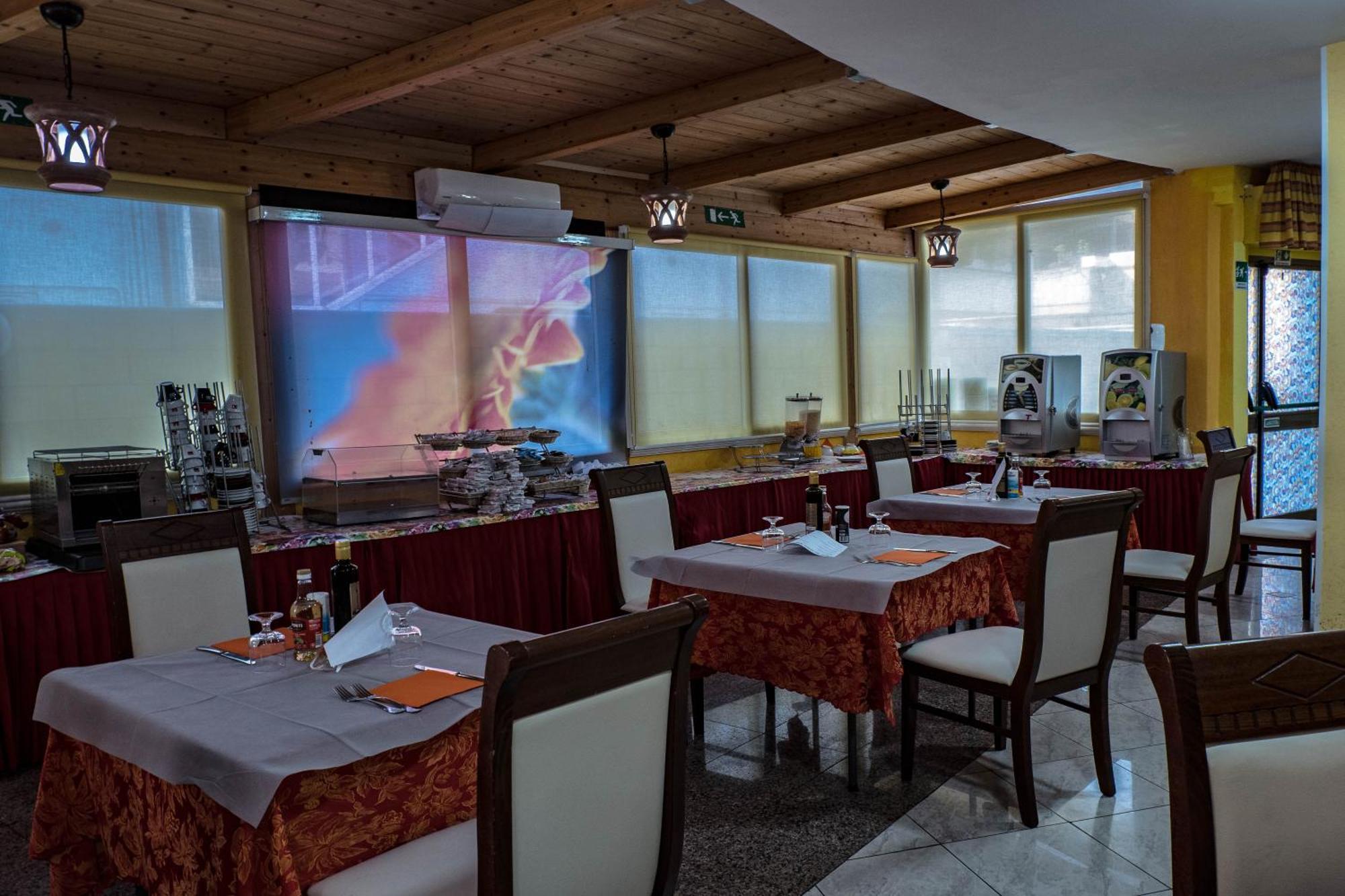 Hotel Albatros Roseto Degli Abruzzi Eksteriør billede